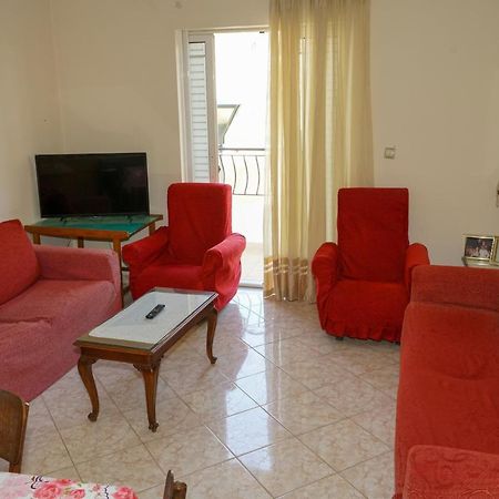 Connie'S Apartments Sarande Exterior photo