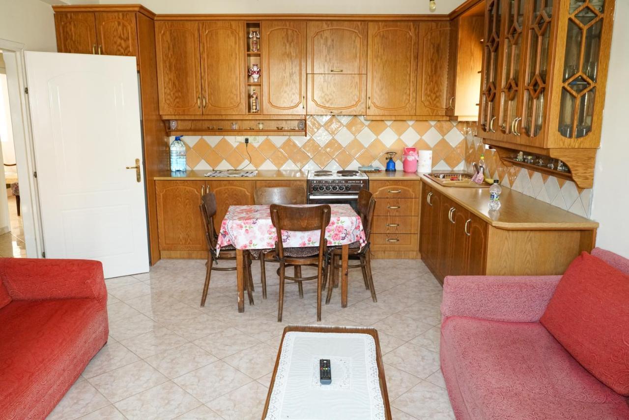 Connie'S Apartments Sarande Exterior photo